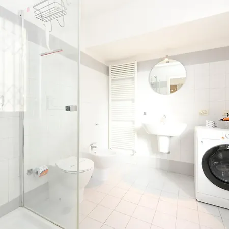 Apartment Mgh - *