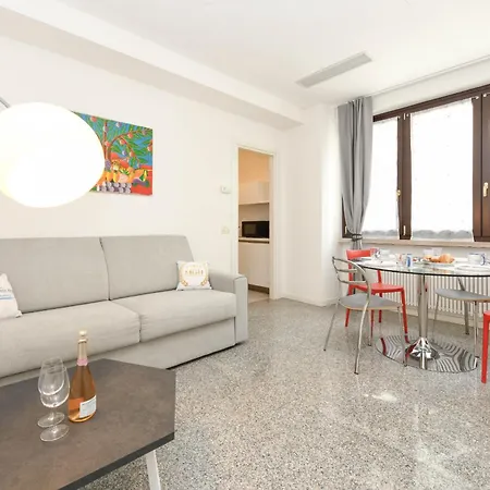 Apartment Mgh -